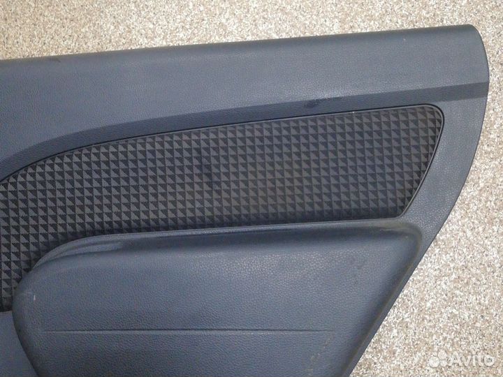 Обшивка задней правой двери renault logan 1