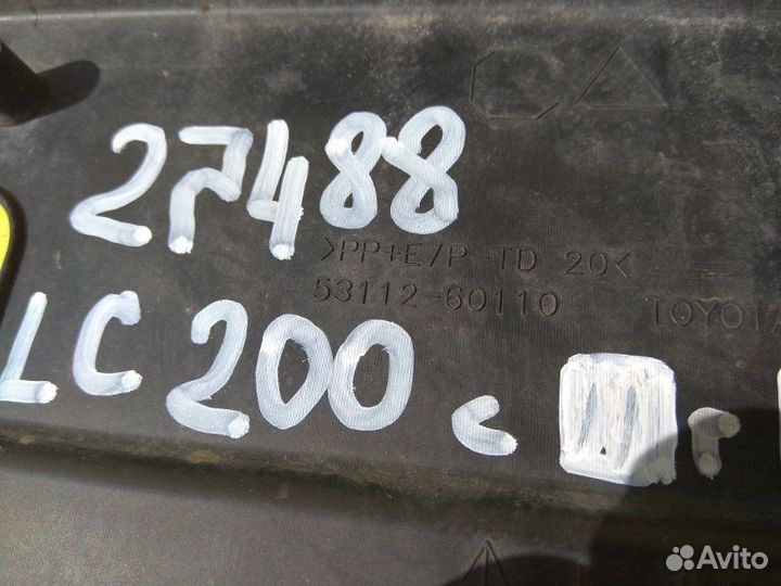 Решетка в бампер Toyota Land Cruiser 200 2008-2021