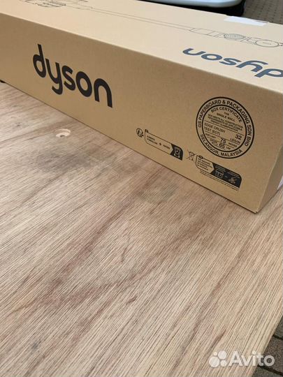 Пылесос Dyson V8 fluffy extra новый оригинал