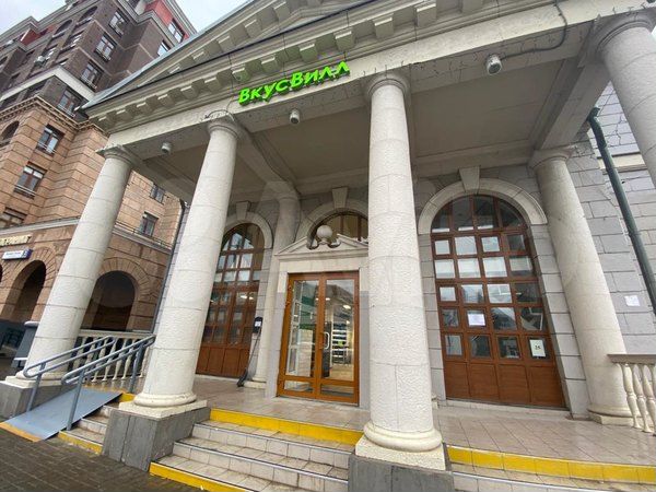 Продам торговое помещение, 210 м²
