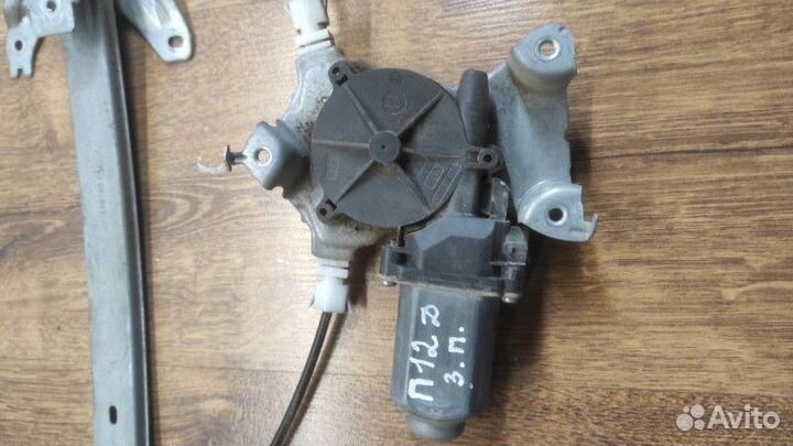 Стеклоподъемный механизм задний правый Nissan