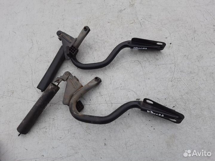 Петли крышки багажника Лада Приора