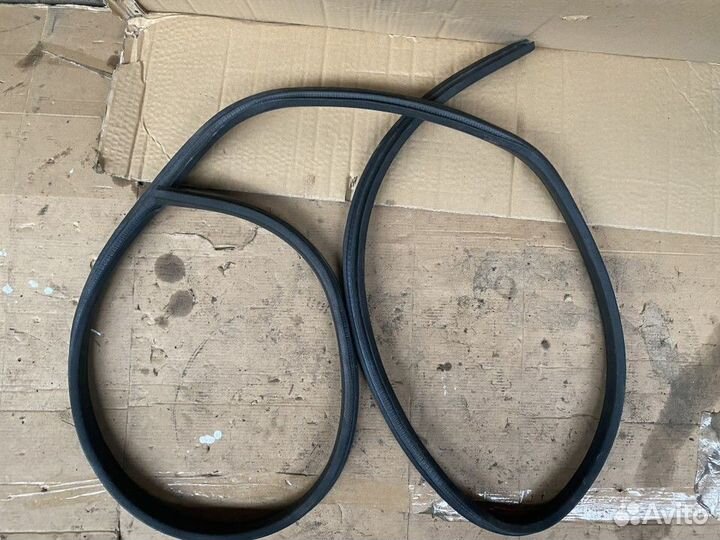 Уплотнитель двери задней левой Ford Focus 1 1998-2