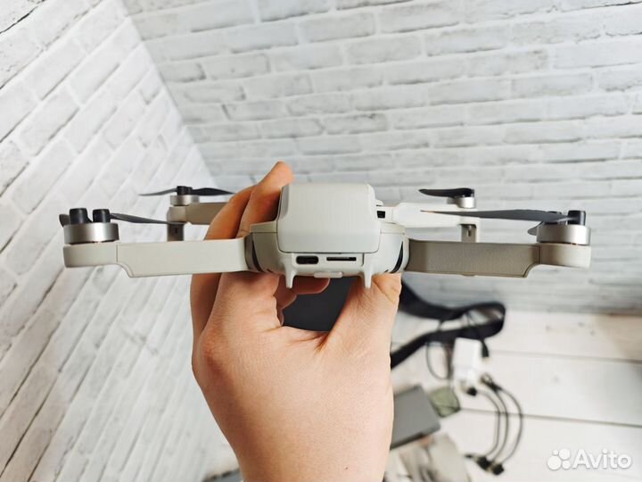 Квадрокоптер DJI Mini 2 Fly More Combo