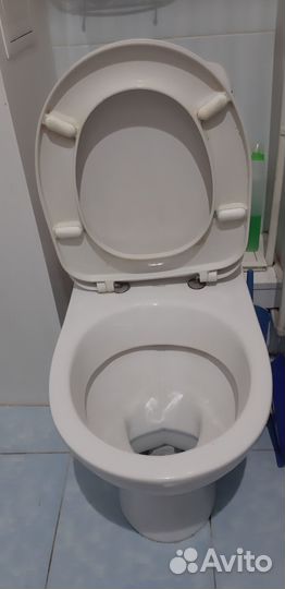 Продается унитаз с компакт-бачком