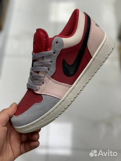 Кроссовки оптом