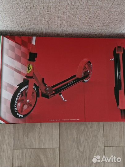 Самокат ferrari