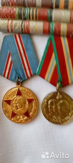 Победа,Аврора.медали монеты 1965,67,2005 г 11 штук