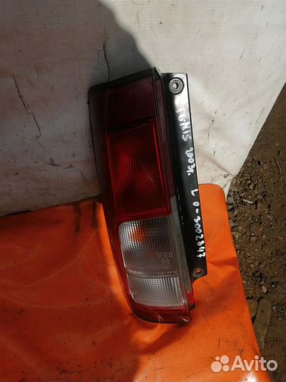Фонарь задний левый Suzuki Ignis (2000-2005)
