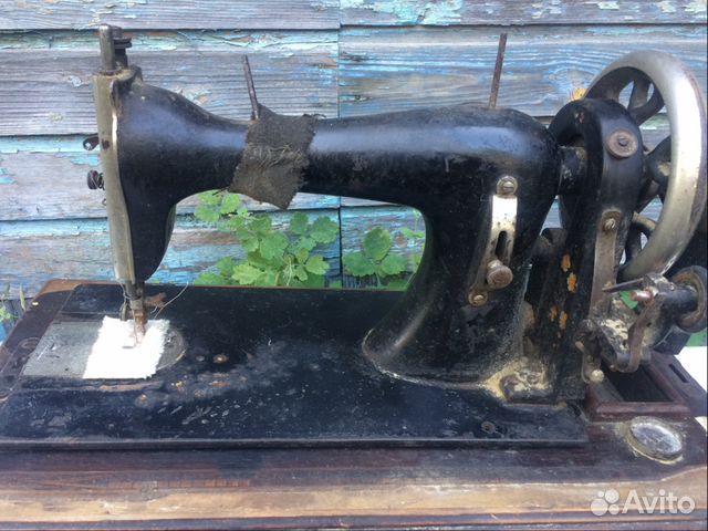 Машинка швейная