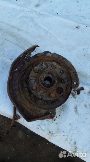 Кулак поворотный задний правый Subaru Impreza