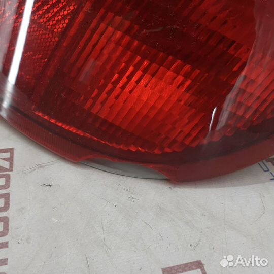 Фонарь задний правый toyota yaris