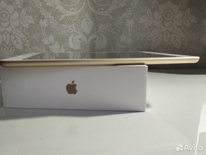 Планшет apple iPad 9,7 дюймов (25 см)