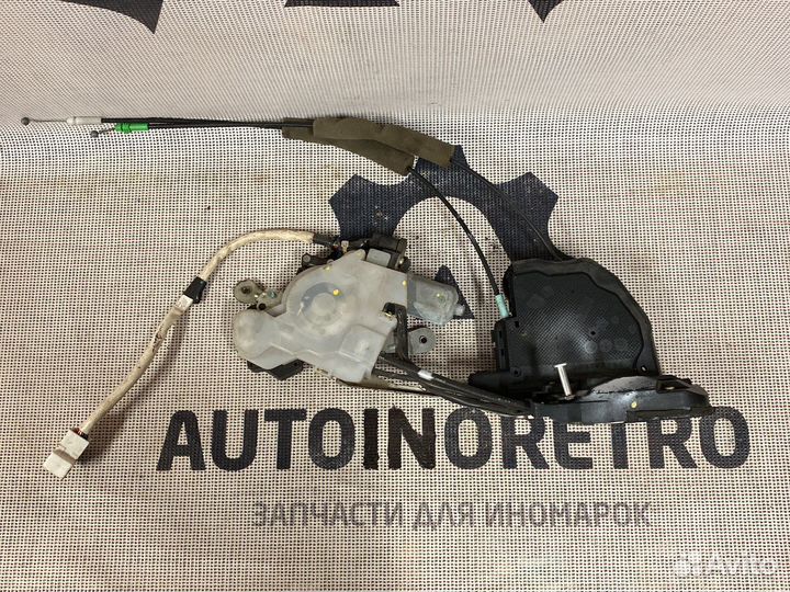 Замок двери задний левый Lexus LS 6906050080