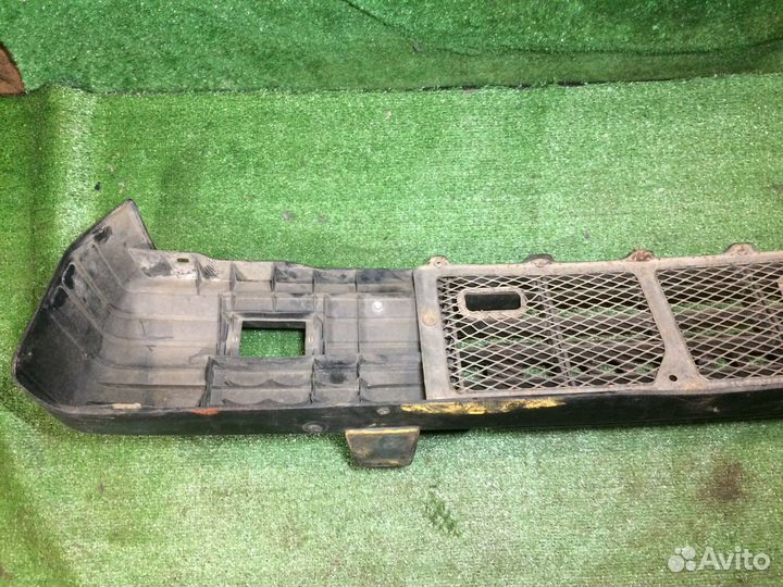 Бампер передний рест Mitsubishi Delica Серый