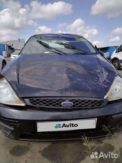 Ford Focus 1.8 МТ, 2003, битый, 176 000 км