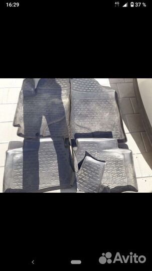 Автомобильные коврики резиновые