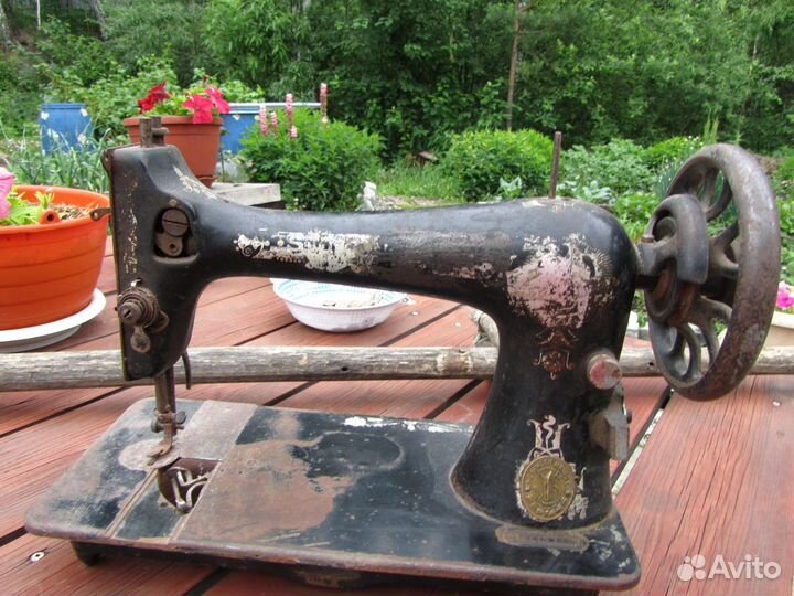 Швейная машинка Зингер