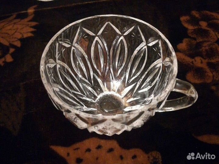 Хрустальная крюшонница на ножке с чашками. Новая