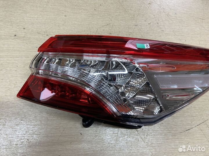 Фонарь задний наружный правый LED Toyota Camry 70