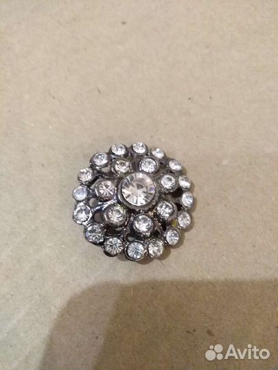 Брошь - пуговица