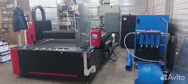 Оптоволоконный лазерный станок по металлу 1,5 кВт*