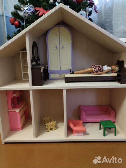 Домик кукольный