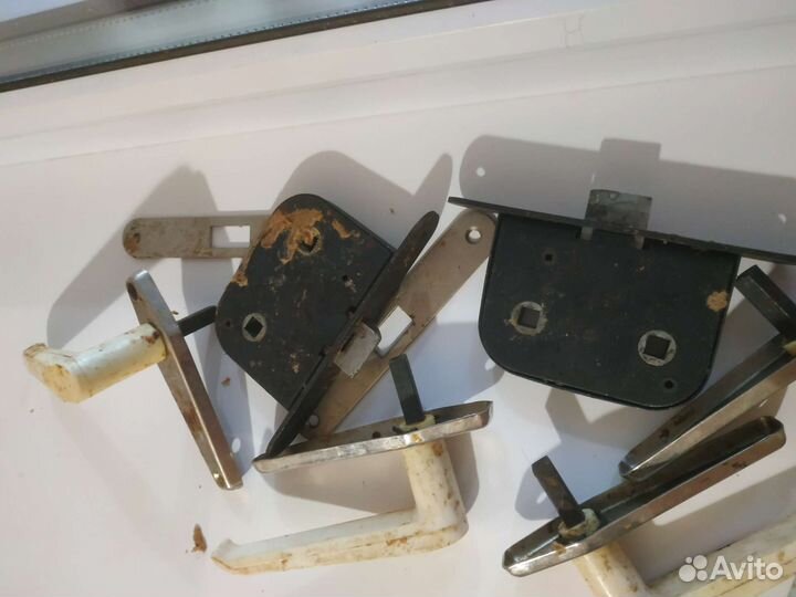 Замки с защёлками дверные СССР