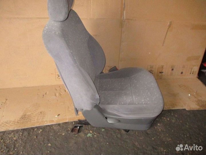 Сиденье переднее правое Kia Spectra