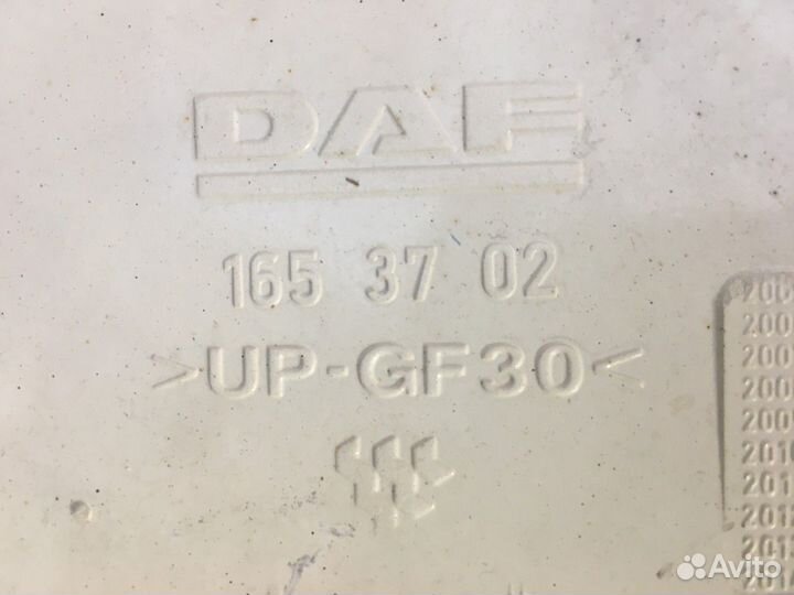 Спойлер кабины верхний правый Daf XF105