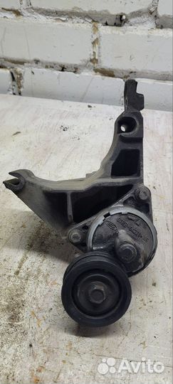 Кронштейн генератора с натяжителем Ford Focus 1