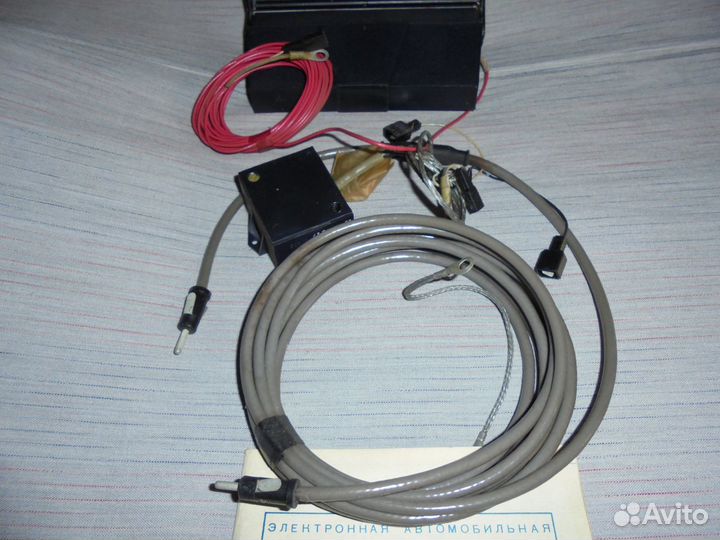 Новая внутрисалон-я антенна ав-2404-01 для седана