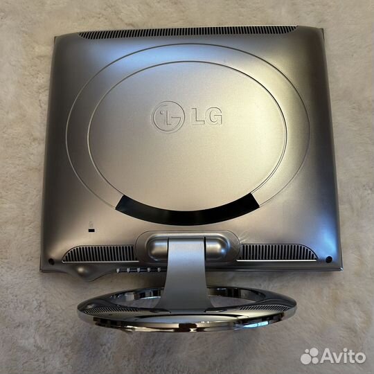 Монитор LG Flatron L1720B