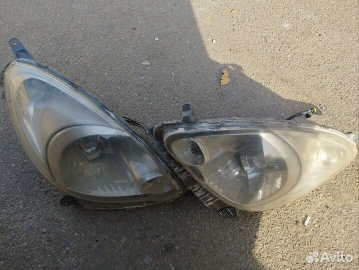 Фара правая ксенон с блоком на Тойота Функарго