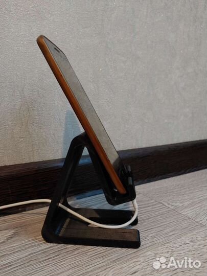 Подставка для телефона или планшета