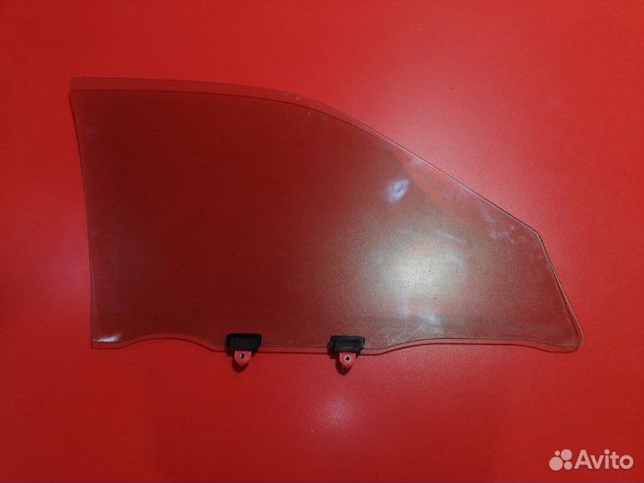 Стекло двери переднее левое Toyota Vista SV41