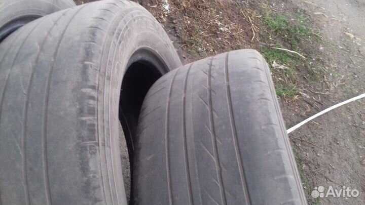 Goodyear Eagle Touring 215/60 R16