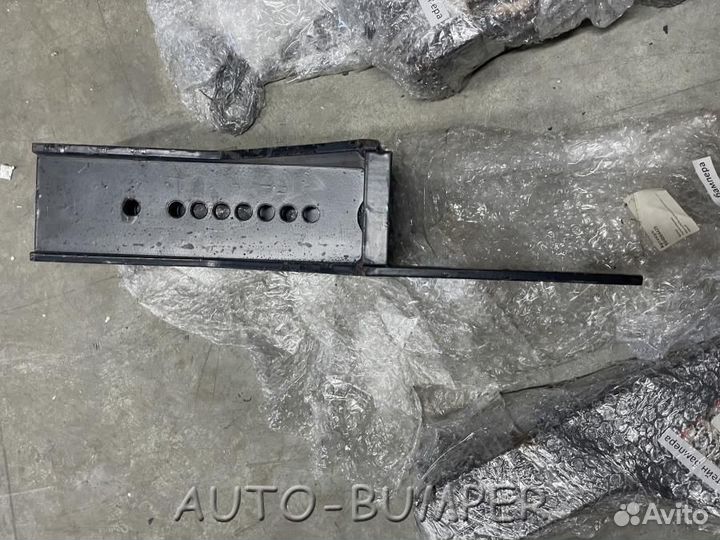 Iveco Eurocargo 2003- Кронштейн крепления бампера