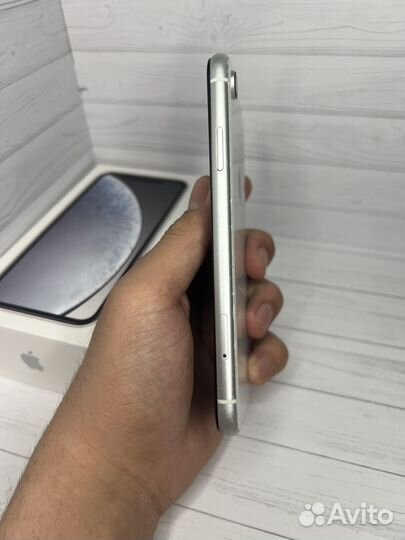 iPhone Xr, 64 ГБ