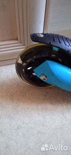 Самокат со светящимися колесами