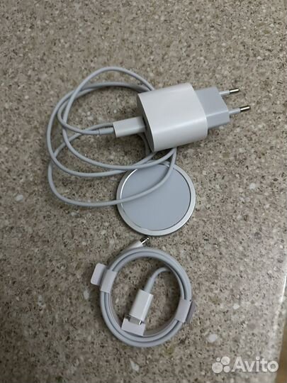Зарядка на iPhone 20w новый