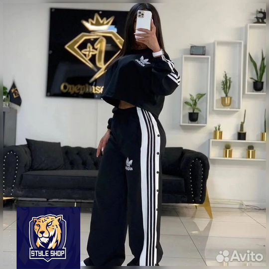 Спортивный костюм adidas женский