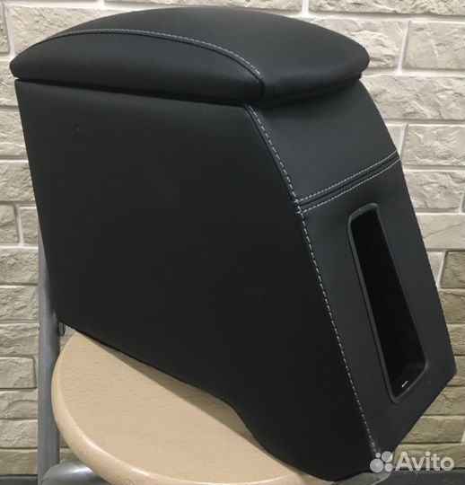 Подлокотник на Форд Фьюжен II из экокожи