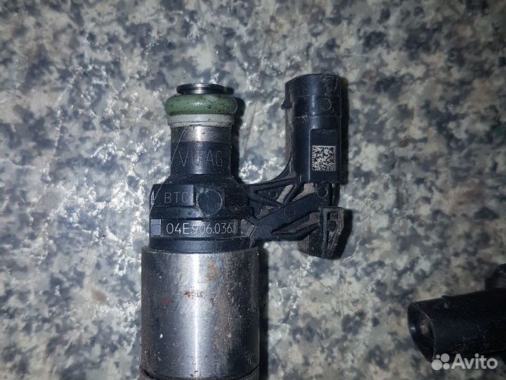 Форсунка топливная с тнвд 1.2 cjza skoda Octavia 7