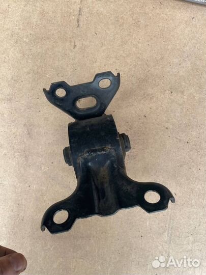 Опора двигателя L Lancer X