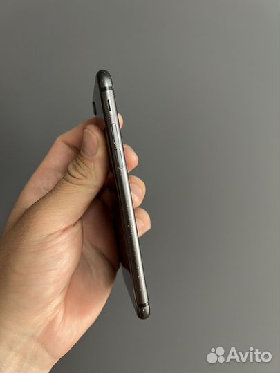 iPhone 8, 64 ГБ