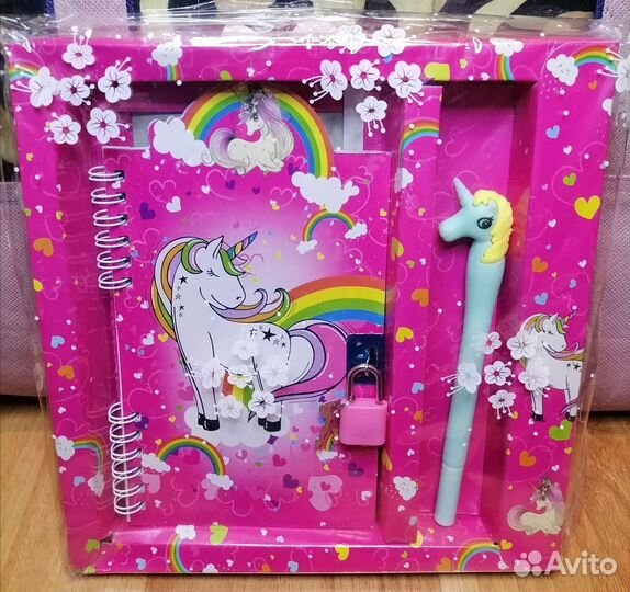 Блокнот с ручкой 