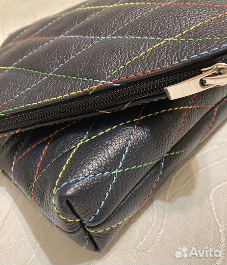 Разноцветными кожаная косметичка
