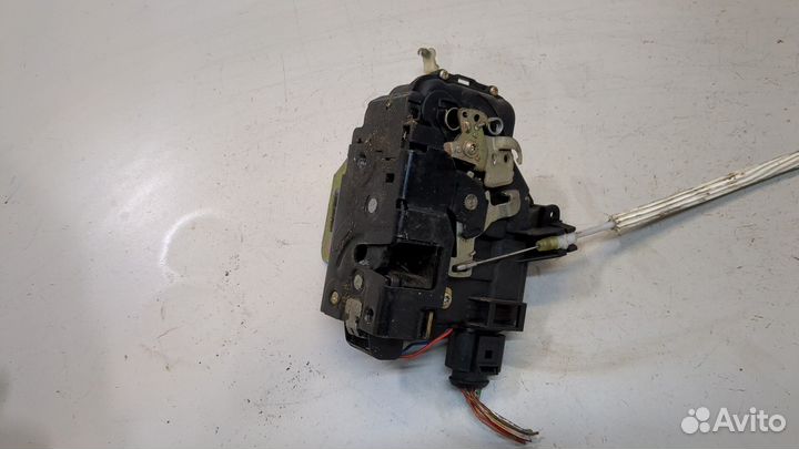 Замок двери левый передний Audi A6 (C5)