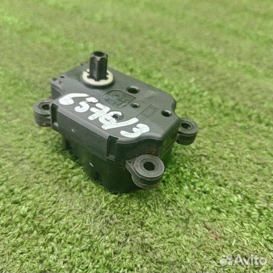 Моторчик заслонки печки Opel Astra J GTC 2012